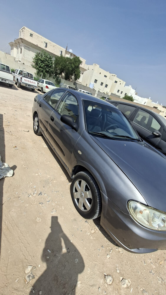 نيسان صني يابانية للبيع. - 3