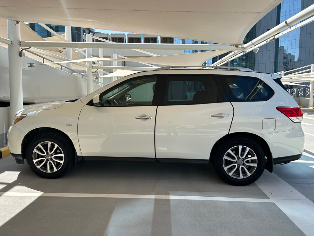 Nissan Pathfinder registered in 201 - 3