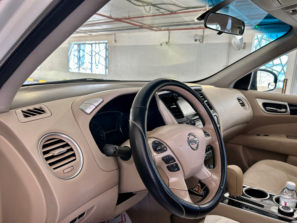 Nissan Pathfinder registered in 201 - 8