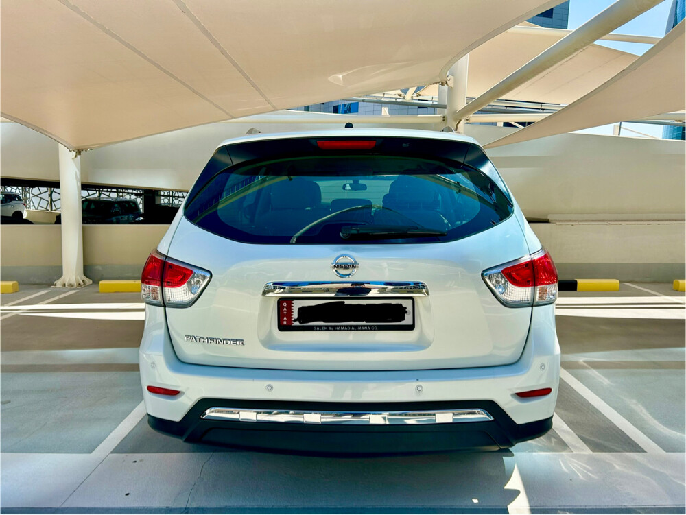 Nissan Pathfinder registered in 201 - 6