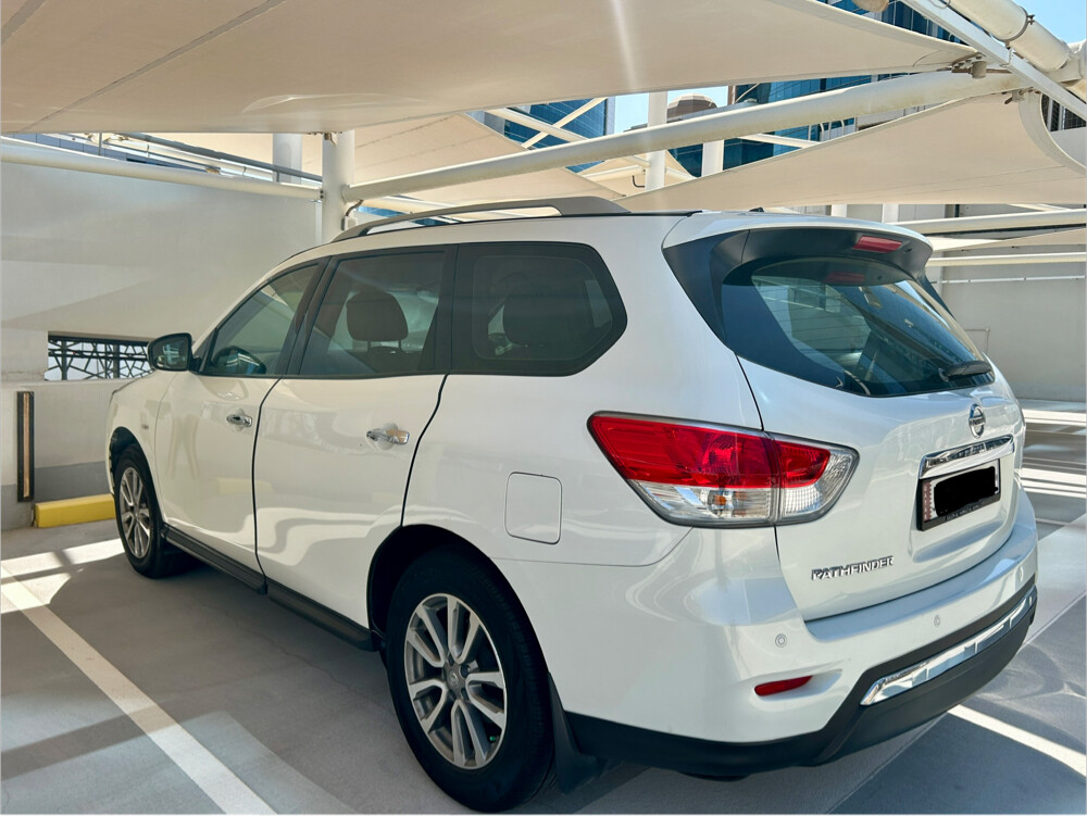 Nissan Pathfinder registered in 201 - 5