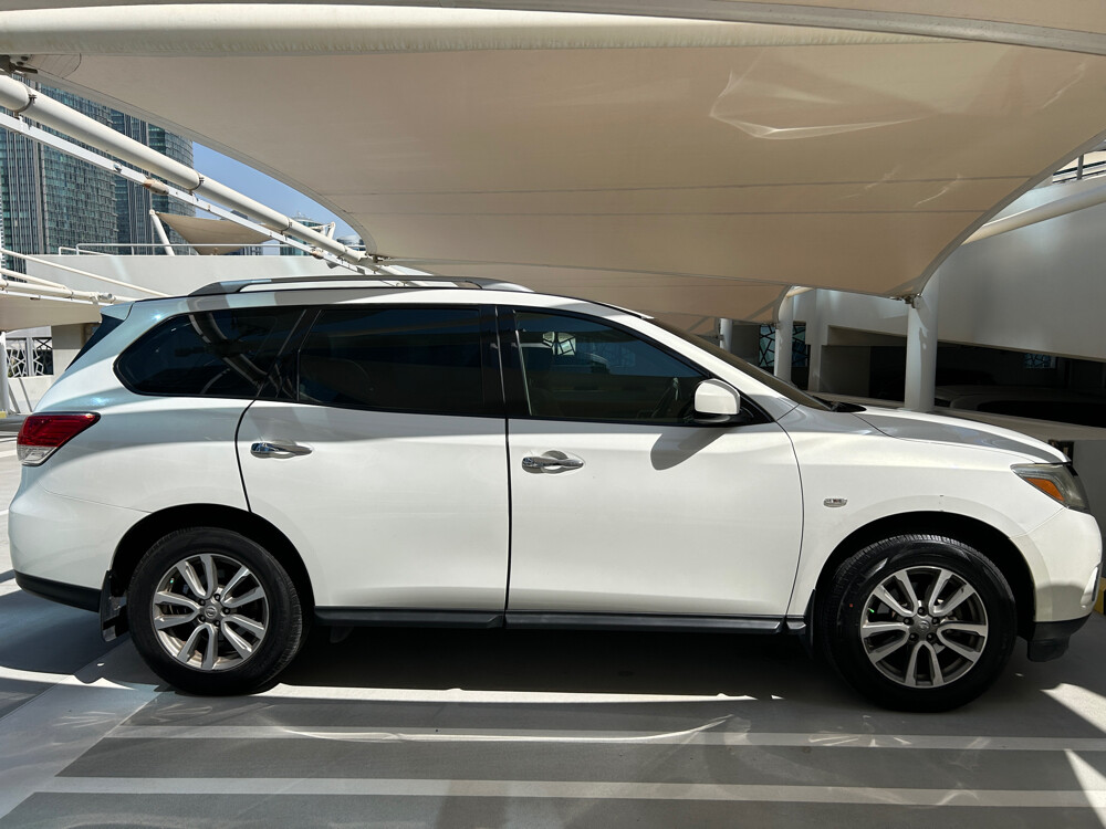 Nissan Pathfinder registered in 201 - 4