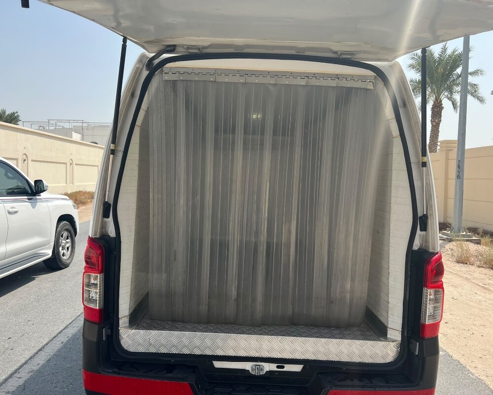 NISSAN URVAN - 10