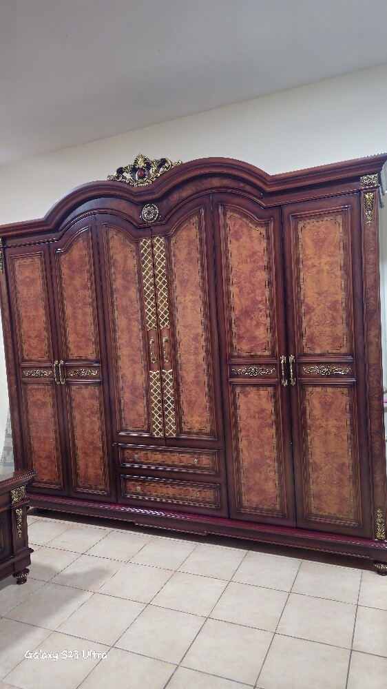 Royal Wooden 6-Door Wardrobe - 1