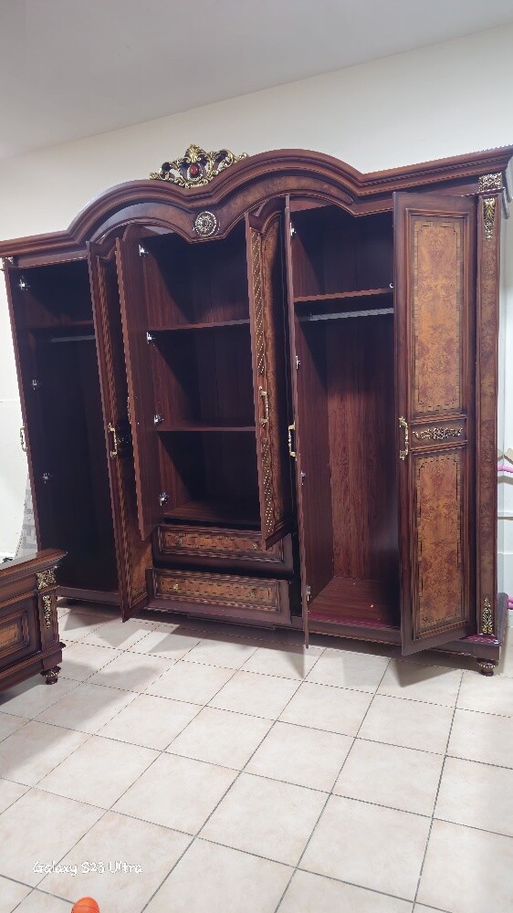 Royal Wooden 6-Door Wardrobe - 3