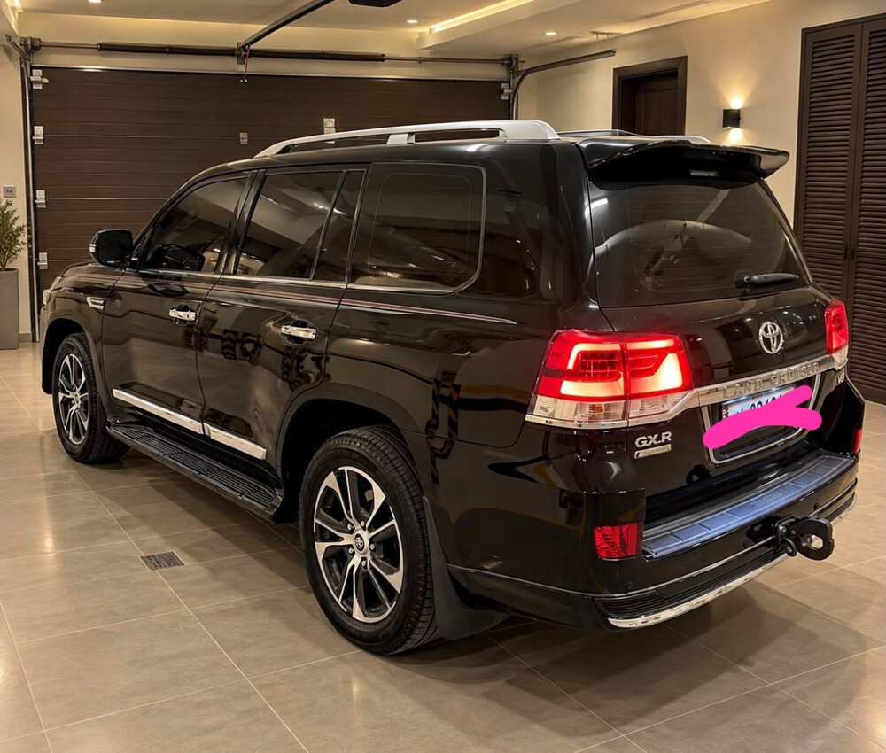 Toyota Land Cruiser GXR  - 2