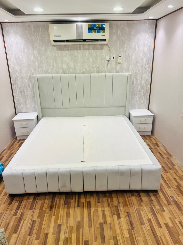 Online furniture 30408640 - 1