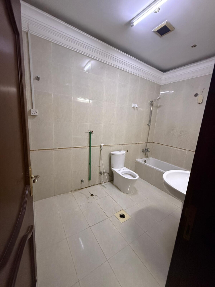 1 bhk Available in umm lakhba  - 3