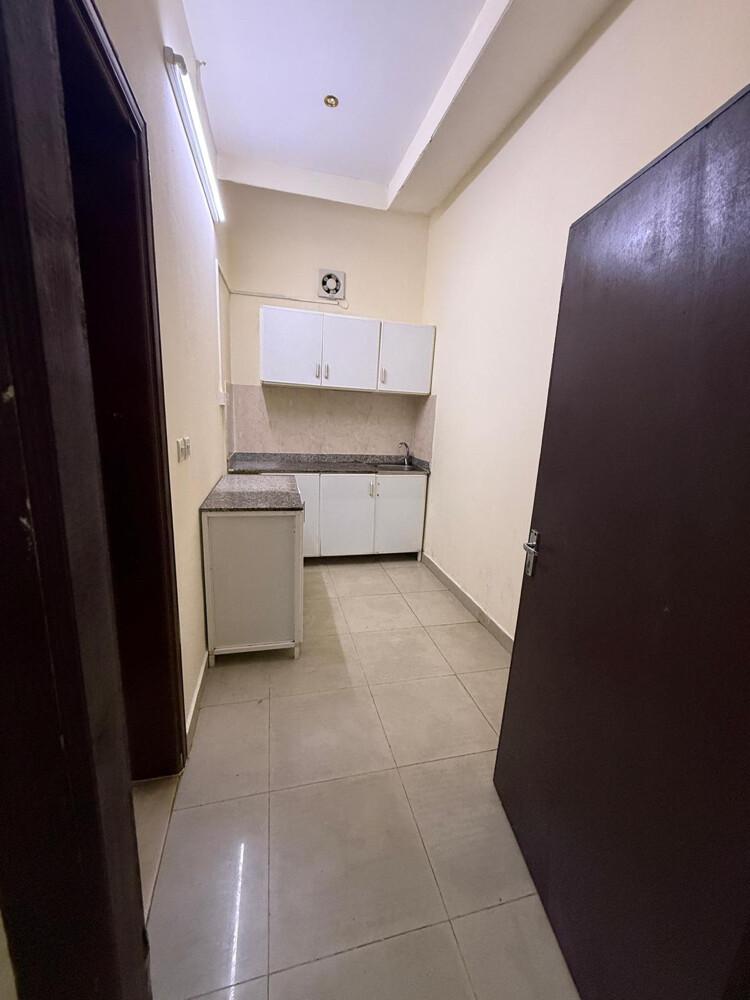 1 bhk Available in umm lakhba  - 2