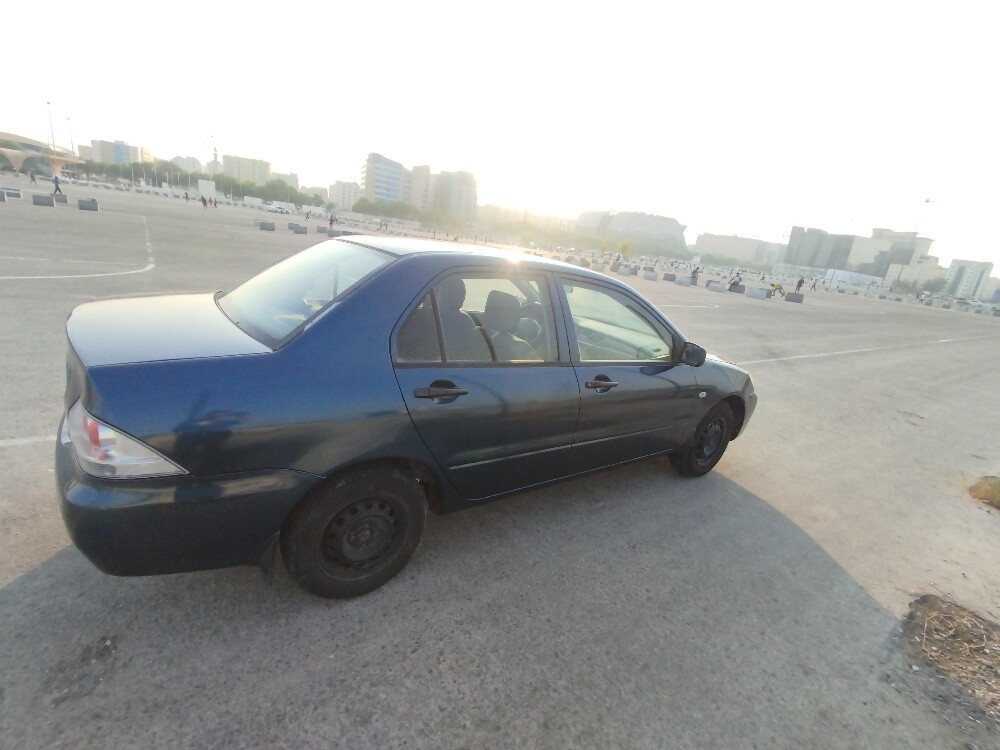 Mitsubishi Lancer GLS - 4