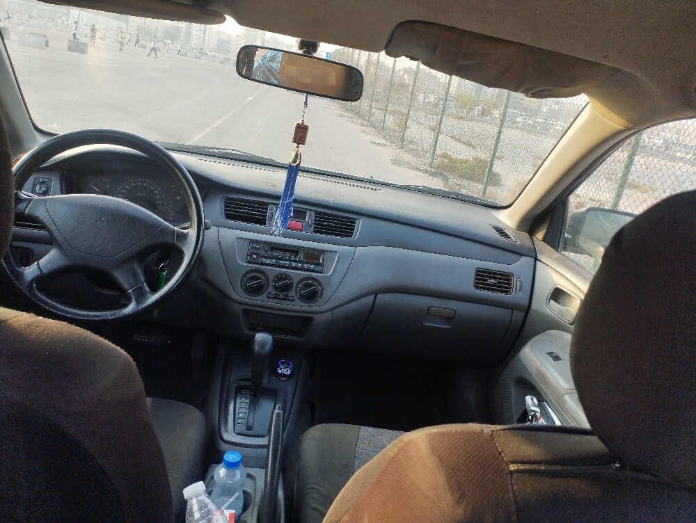 Mitsubishi Lancer GLS - 8