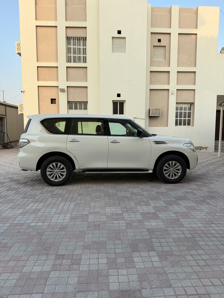 نيسان - 8