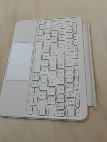 Apple iPad keyboard folio - 1