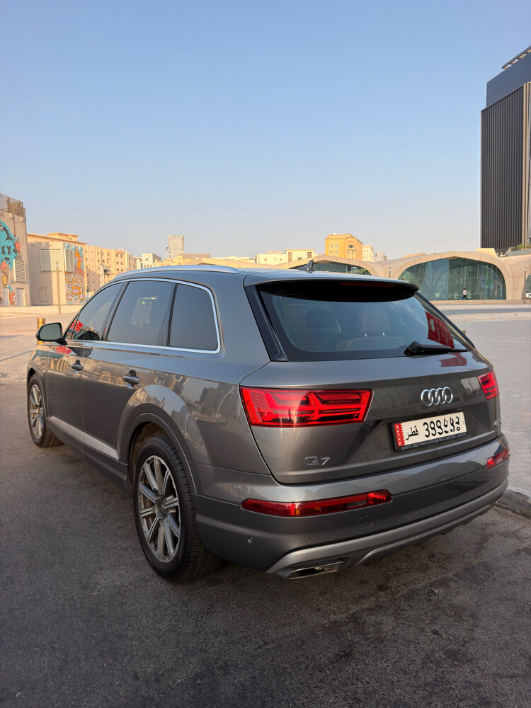Audi Q7 45 Perfect Condition - 3