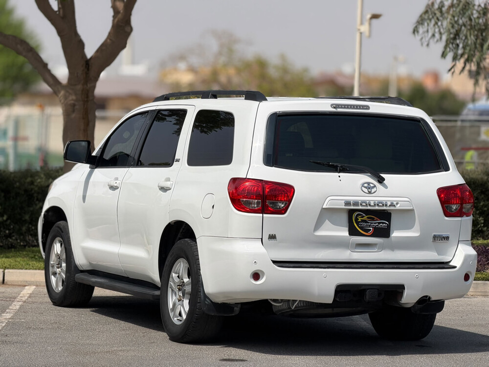 Toyota Sequoia full option  - 6