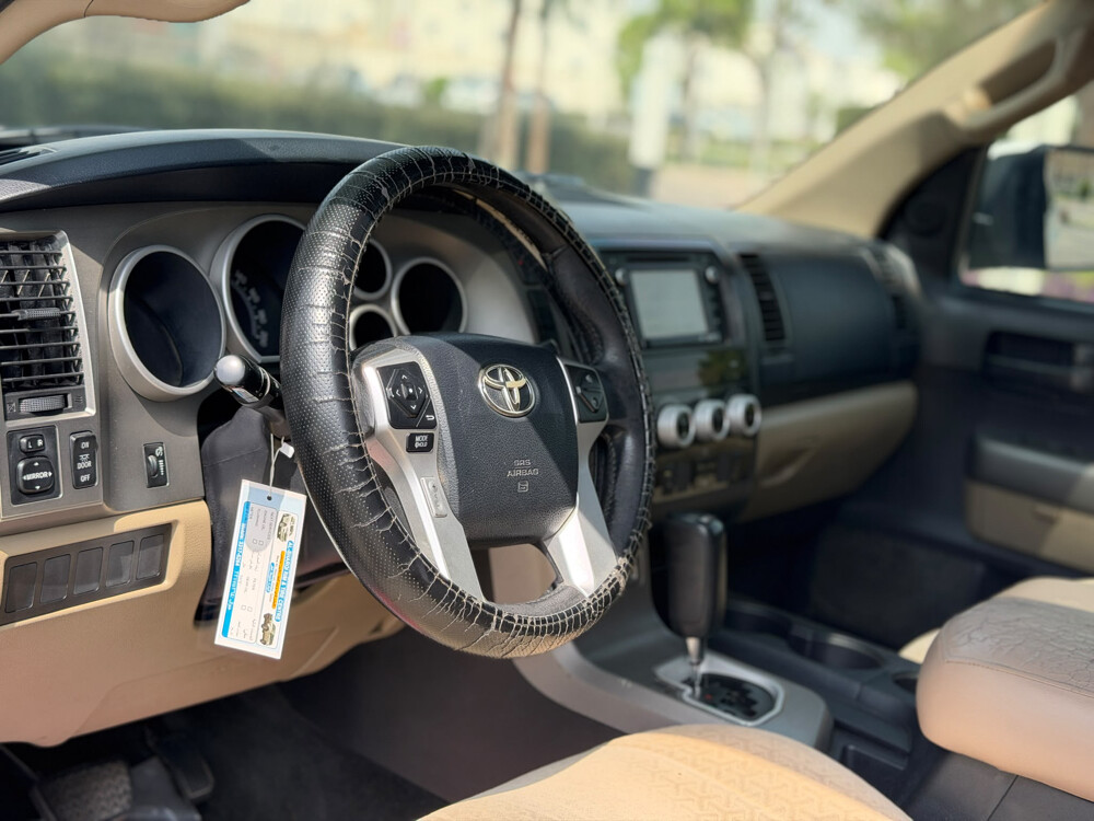 Toyota Sequoia full option  - 9