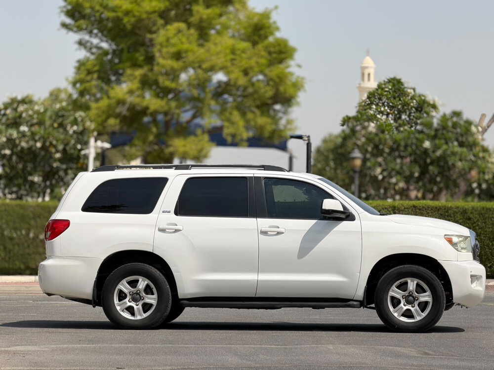 Toyota Sequoia full option  - 7