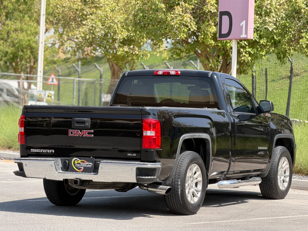 GMC Sierra - 4