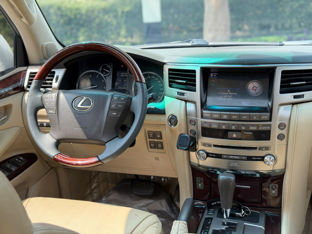 Lexus LX 570 s - 11