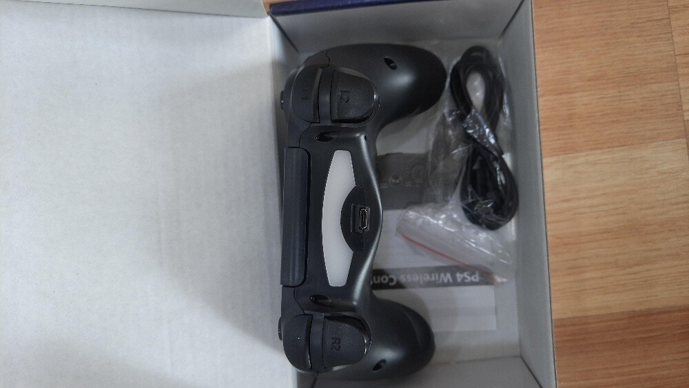 Wireless PS4 Controller - 4