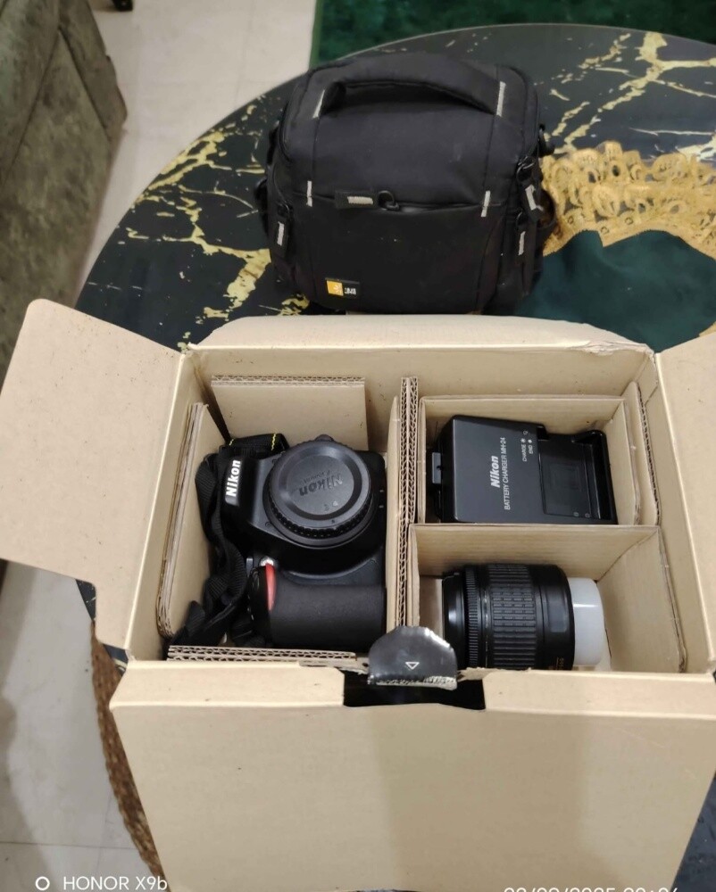كاميرا نيكون دي 3500 - 3