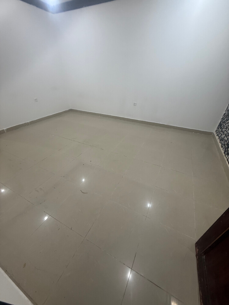 استوديو كبير بالخريطيات شامل  - 3