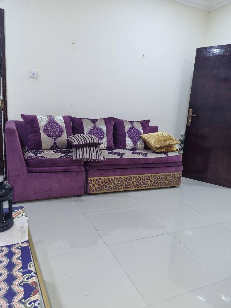 طقم كنب مع طاولة سفرة - 2