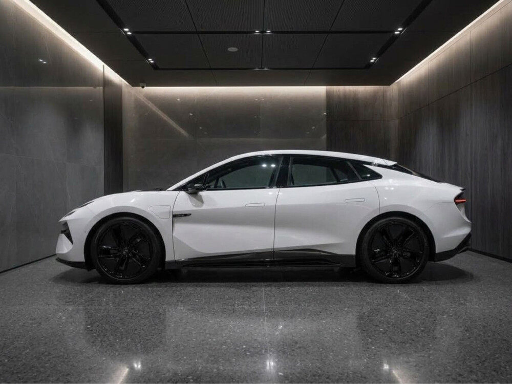 Lotus Emeya 2025 - 4