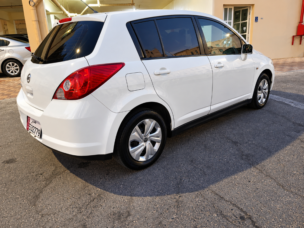 nissan tida - 3