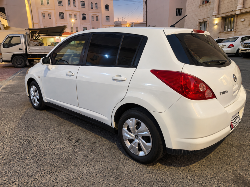 nissan tida - 4