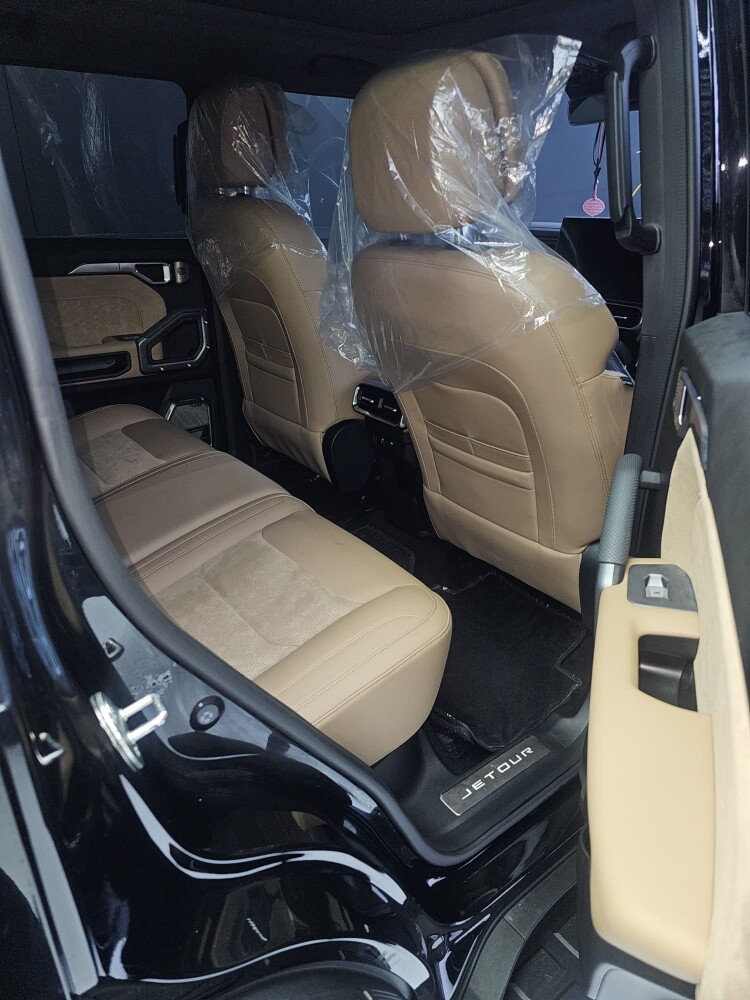 JETOUR 2025 LUXURY PLUS - 4