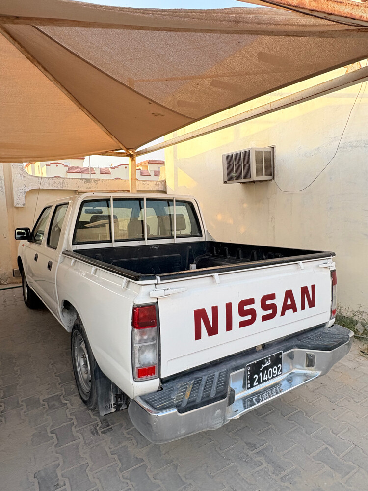 Nissan pick up - 3