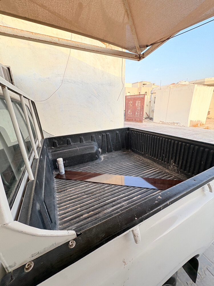 Nissan pick up - 2