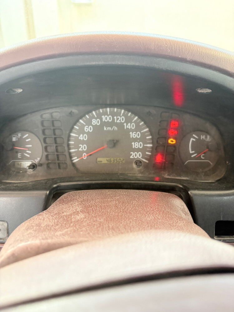 Nissan pick up - 7
