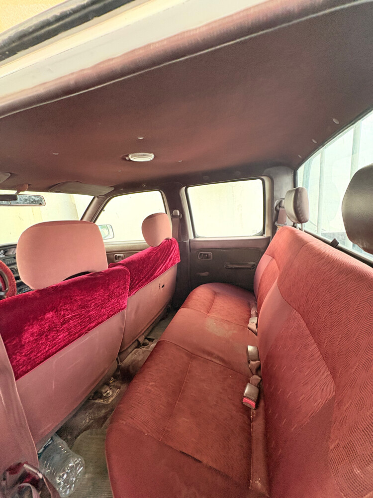 Nissan pick up - 5