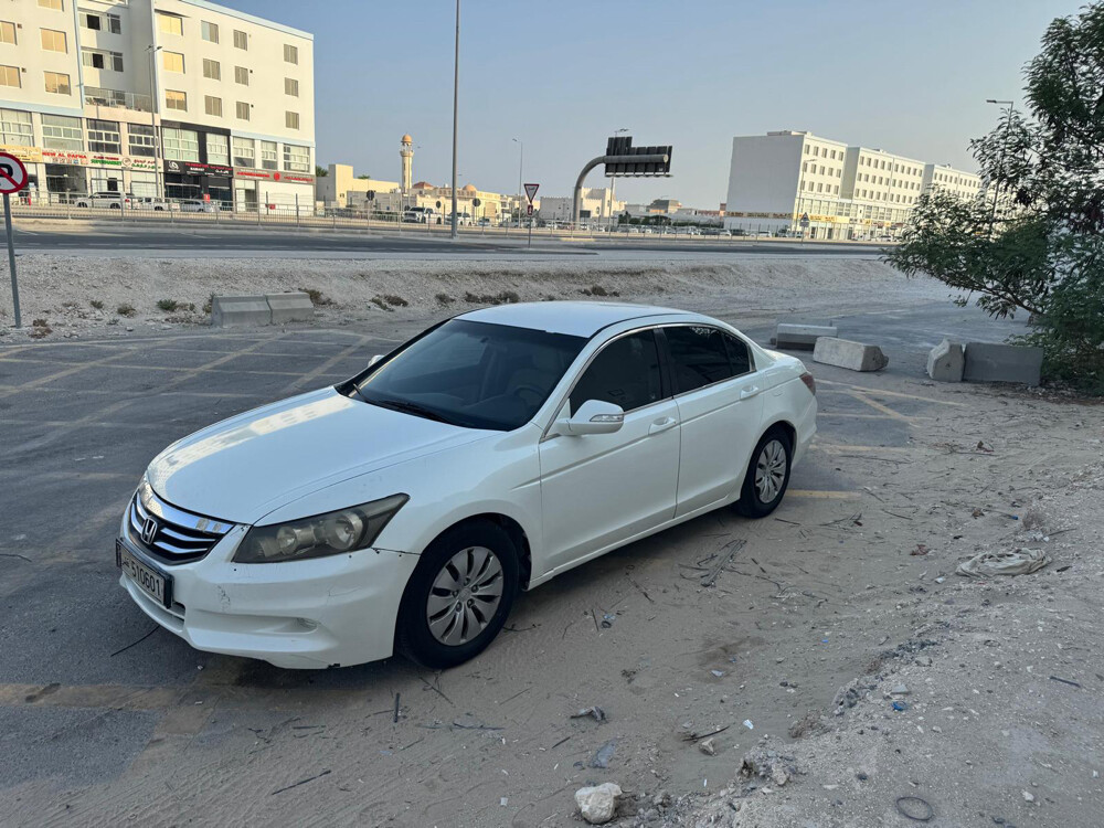 .للبيع هوندا اكورد ٢٠١٢ السياره بحاله جدا ممتازه مكينه  قير شاصي امورهم طيبه التواصل على الواتساب فقط 66770722 - 1