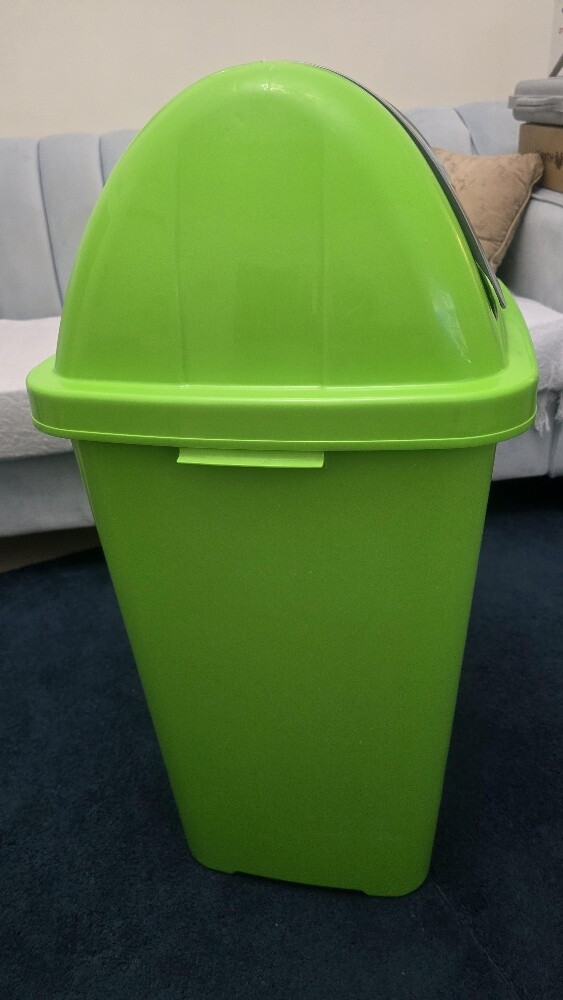 Plastic swing-lid trash bin (New) - 3