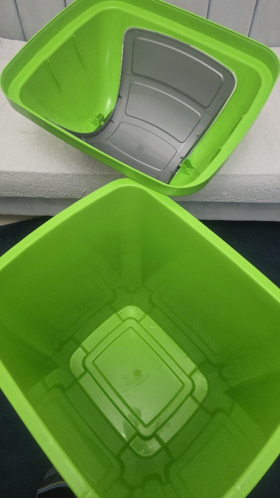 Plastic swing-lid trash bin (New) - 6