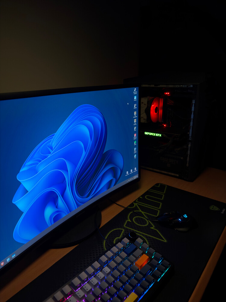 Gaming PC (includes monitor 144hz)  - 3
