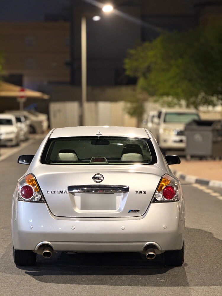 للبيع نيسان ألتيما فضية في قطر، ب - 2