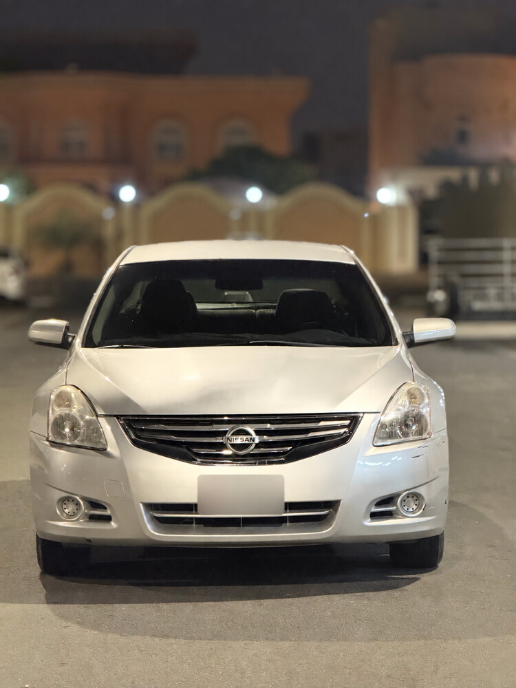 للبيع نيسان ألتيما فضية في قطر، ب - 1