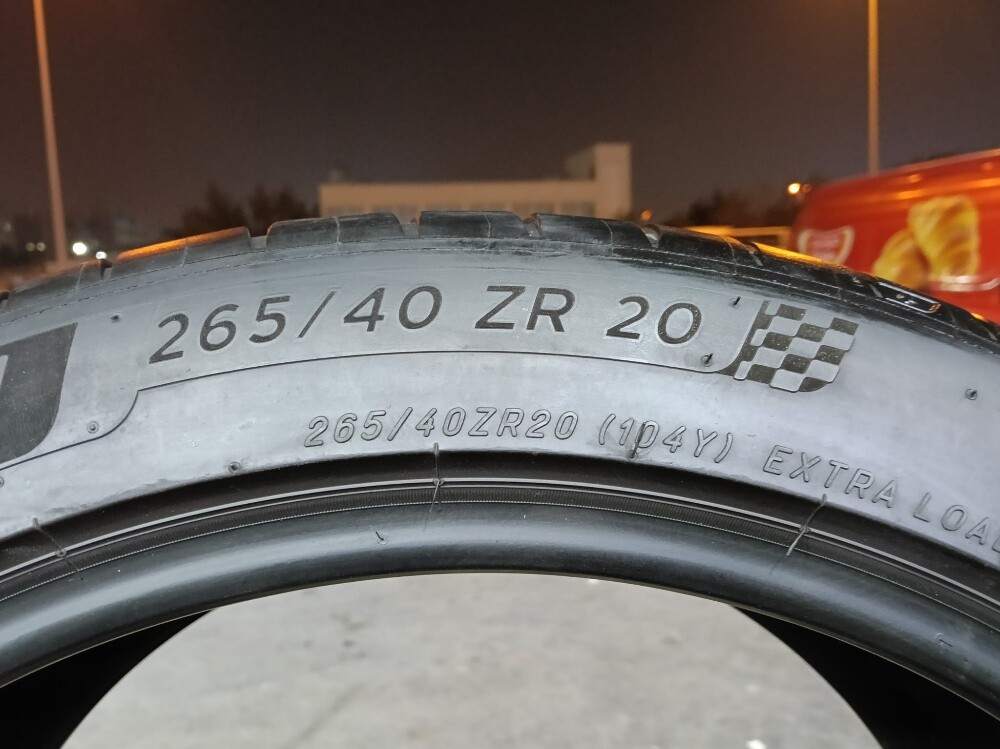 265/40/ZR20.Michelin Brand - 4