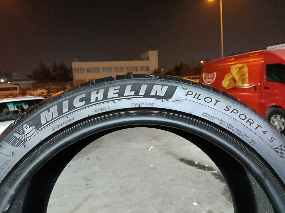 265/40/ZR20.Michelin Brand - 3