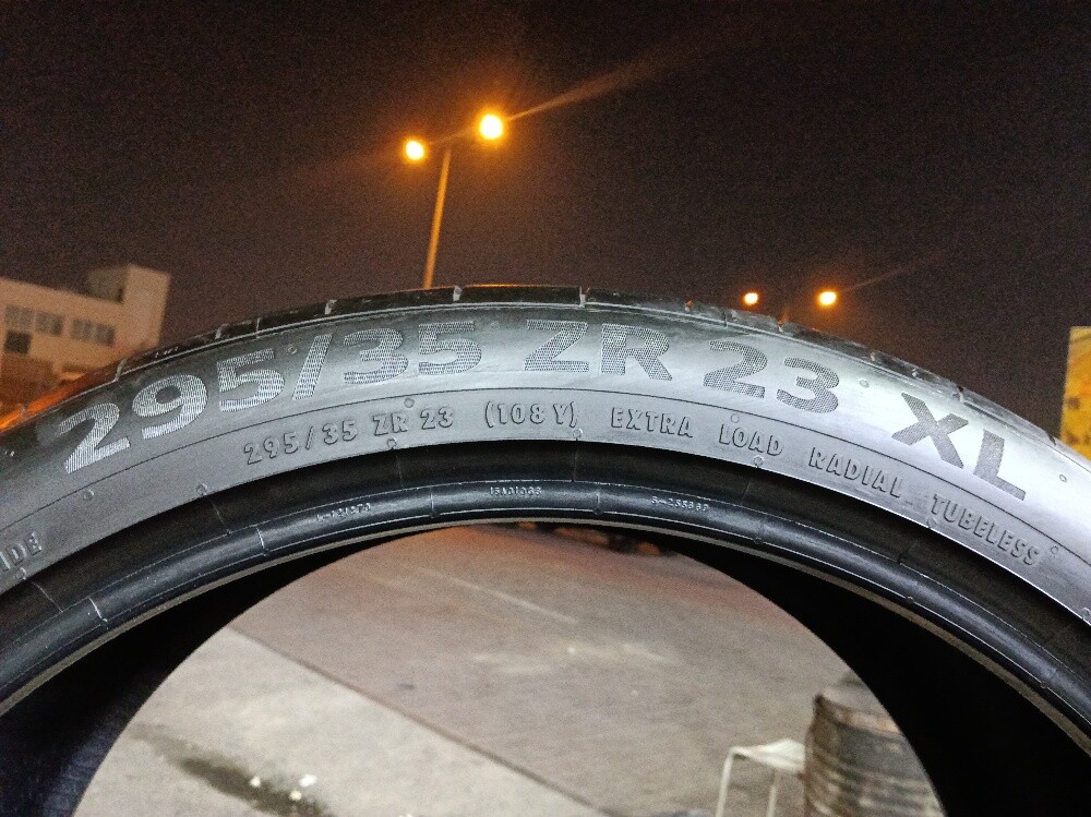 295/35/R23.Continental Brand - 4