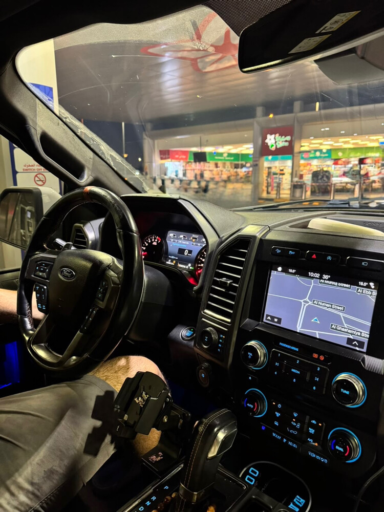 URGENT SALE FORD F-150 2017 GCCspec - 3