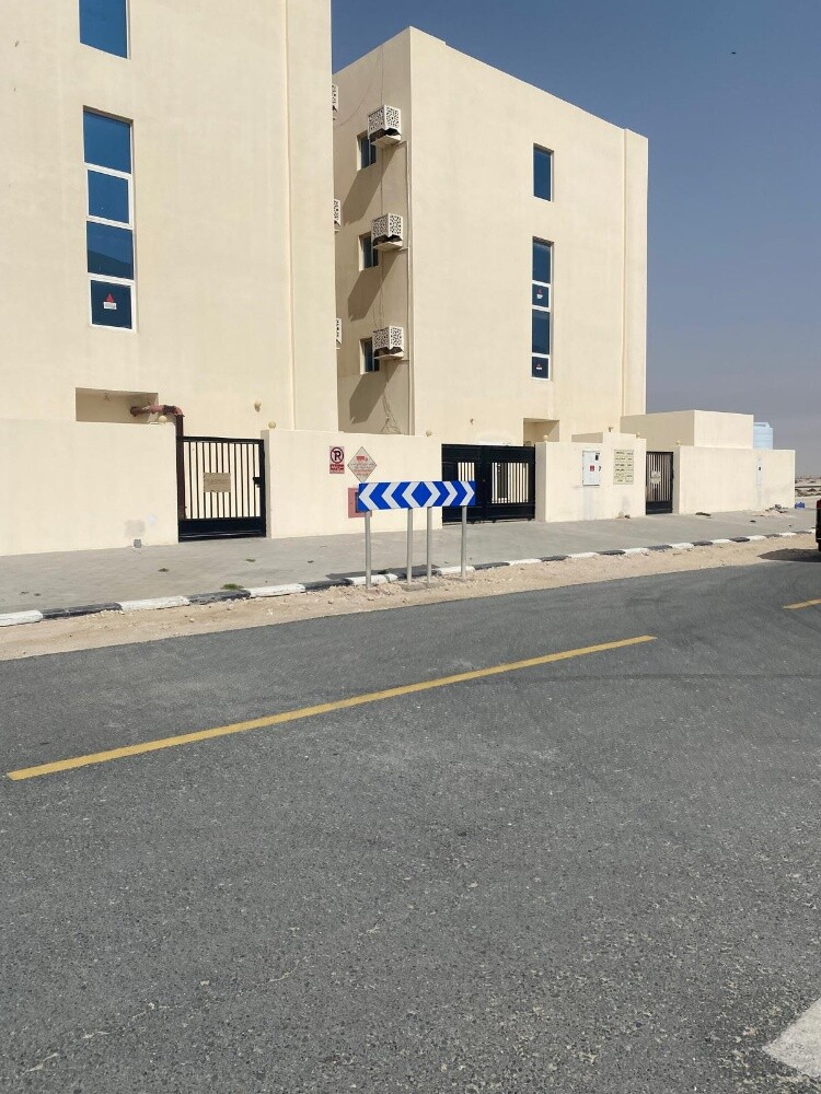 للإيجار سكن عماال 73غرفة - 5