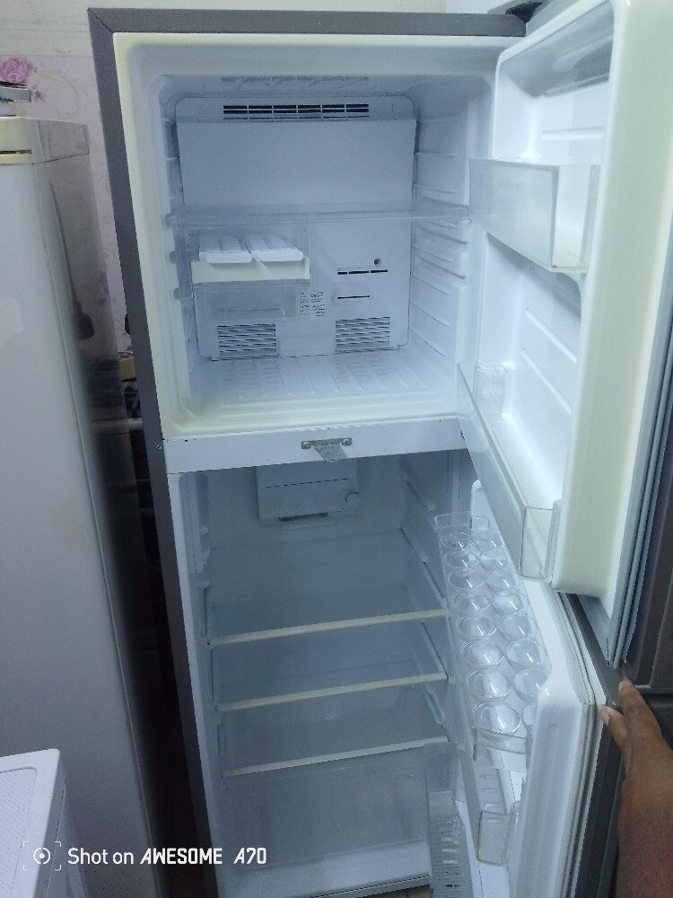 medium size fridge for sale. - 4