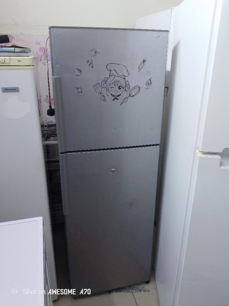 medium size fridge for sale. - 1