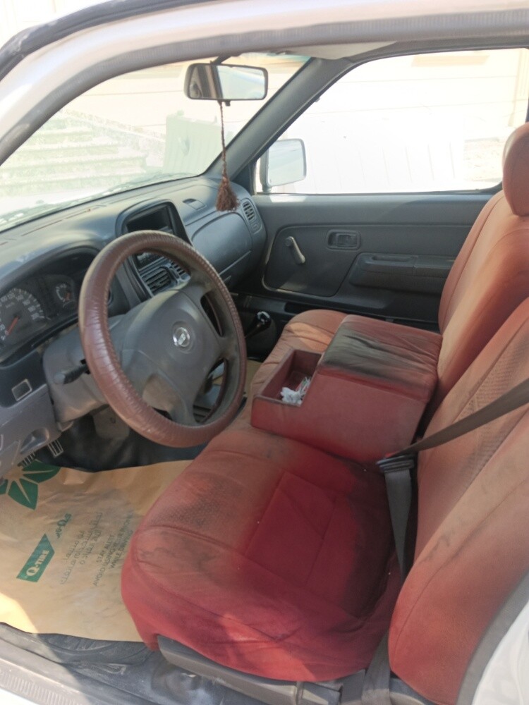 NISSAN PICUP - 12