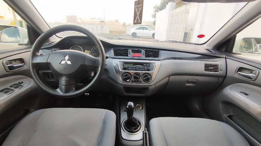 Mitsubishi lancer glx manual car - 1